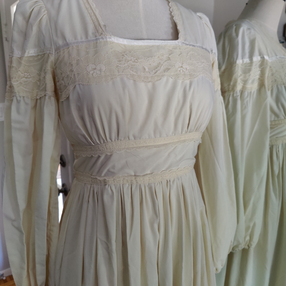 Gunne Sax Cream Vintage Dress